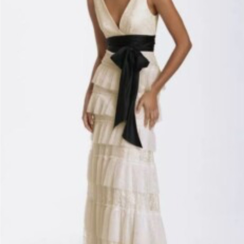 BCBG MAXAZRIA RUNWAY Elegant White and Black Evening Gown Sz 0